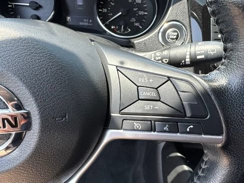 Used 2020 Nissan Rogue SV AWD/4WD image 13