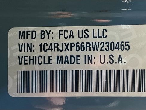 Used 2024 Jeep Wrangler Unlimited Sahara w/ Technology Group AWD/4WD image 29