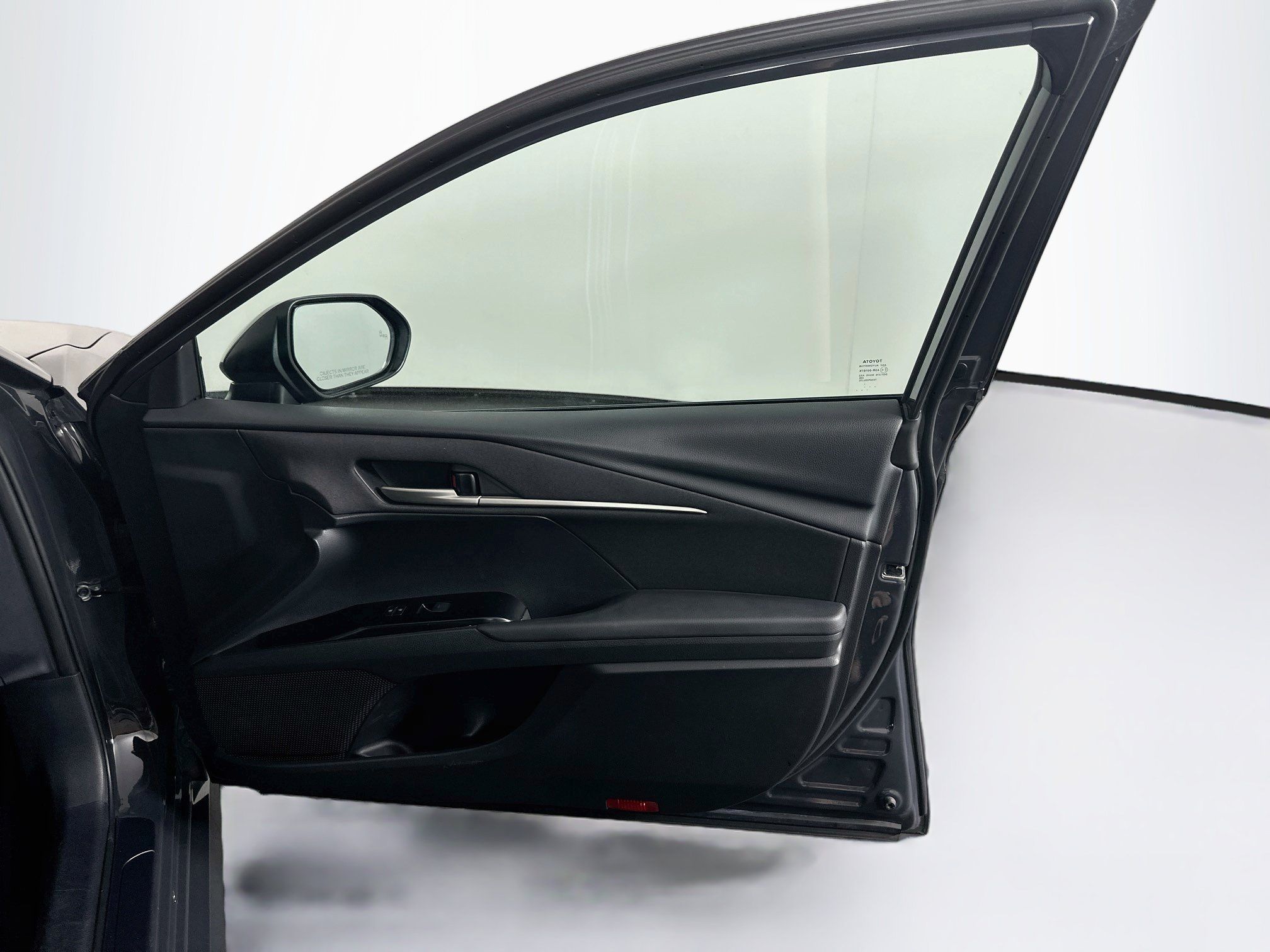 Used 2025 Toyota Camry LE FWD image 32