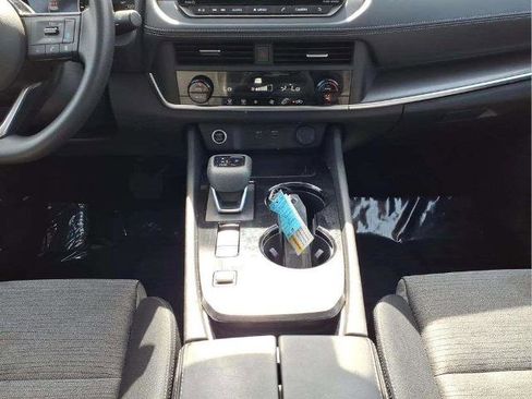 Certified 2023 Nissan Rogue SV image 12