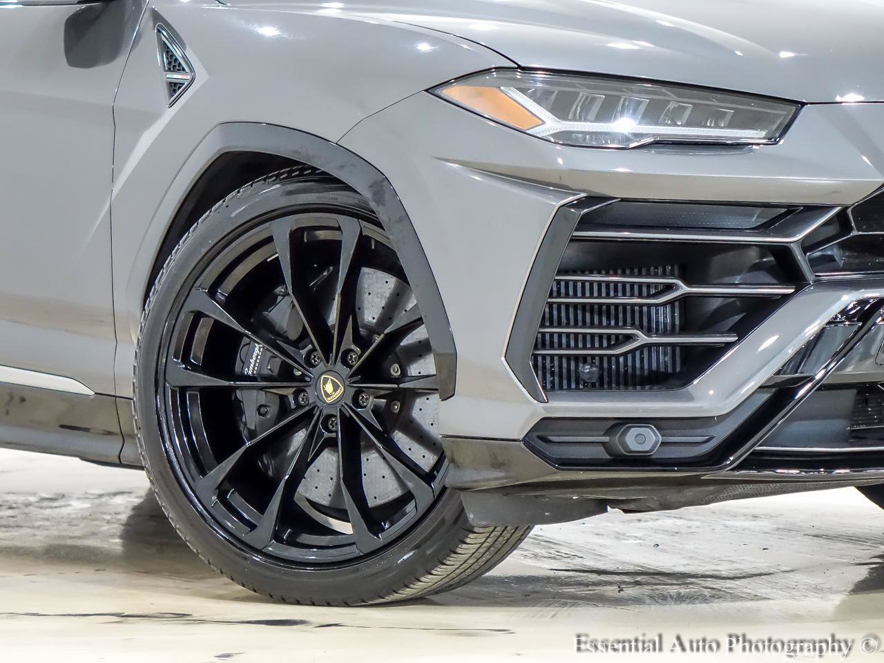 Used 2021 Lamborghini Urus AWD/4WD image 3