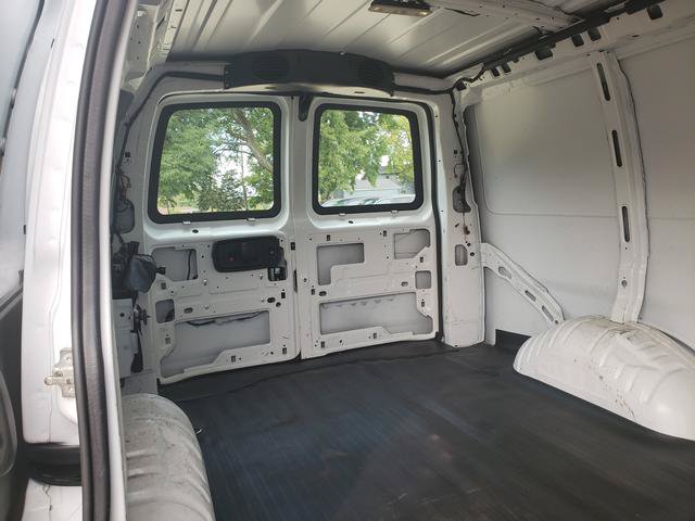Used 2018 Chevrolet Express 2500 w/ Driver Convenience Package RWD image 15