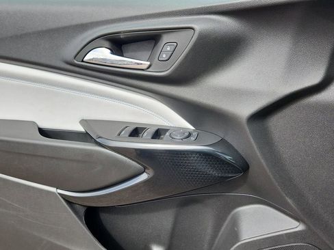 Used 2025 Chevrolet Trax LT w/ LT Convenience Package image 20