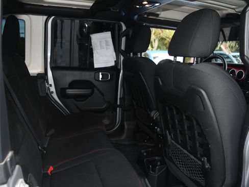 Used 2021 Jeep Wrangler Unlimited Rubicon image 17