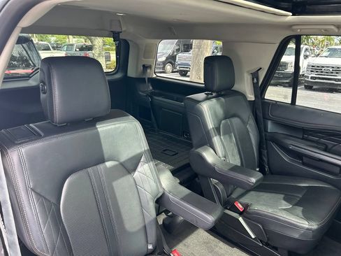 Used 2019 Ford Expedition Platinum RWD image 48