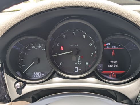 Used 2024 Porsche Macan AWD/4WD image 48