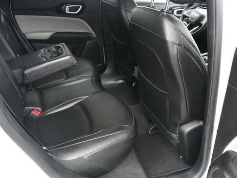 Used 2025 Jeep Compass Limited AWD/4WD image 10