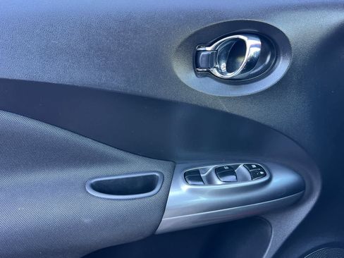 Used 2015 Nissan Juke SV w/ Technology Package image 13