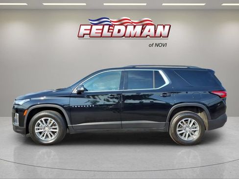 Used 2023 Chevrolet Traverse LT FWD image 2