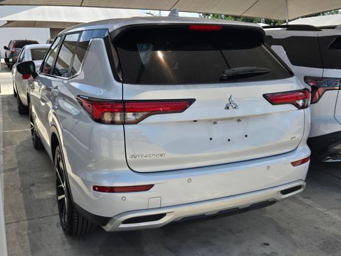 Used 2022 Mitsubishi Outlander SE FWD image 5
