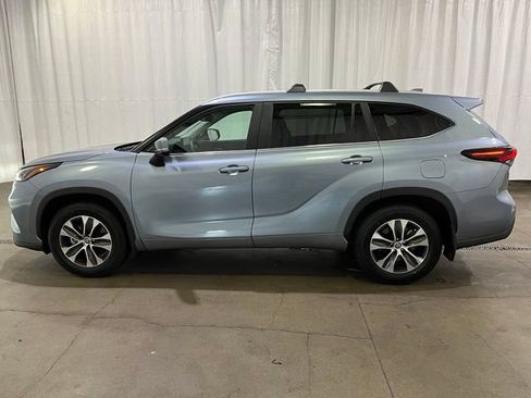 Certified 2024 Toyota Highlander XLE AWD/4WD image 7