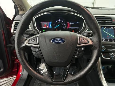 Used 2019 Ford Fusion SE image 16