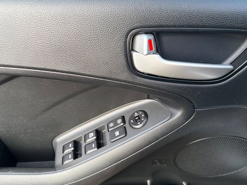 Used 2018 Kia Forte LX w/ LX Popular Package image 11