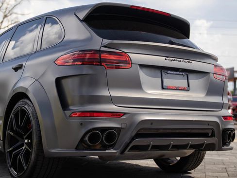 Used 2015 Porsche Cayenne Turbo AWD/4WD image 7