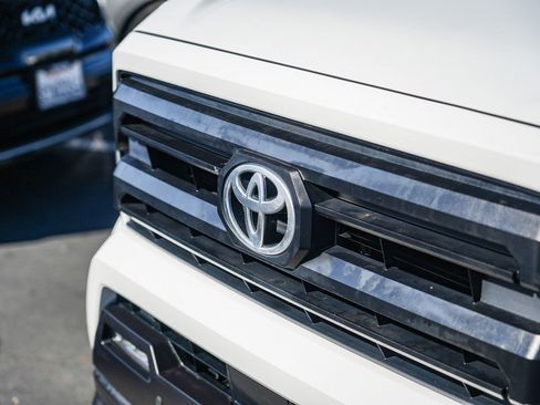 Certified 2024 Toyota Tacoma SR5 AWD/4WD image 3