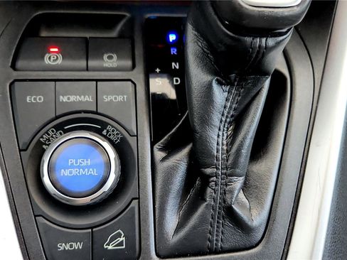 Used 2019 Toyota RAV4 Limited image 35