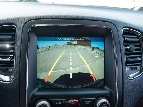 Used 2018 Dodge Durango SRT w/ Technology Group AWD/4WD image 33