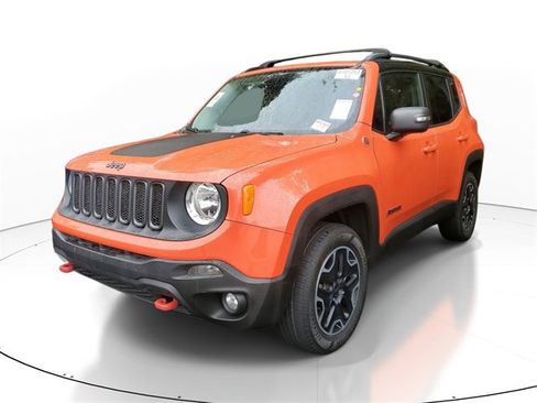 Used 2015 Jeep Renegade Trailhawk image 3