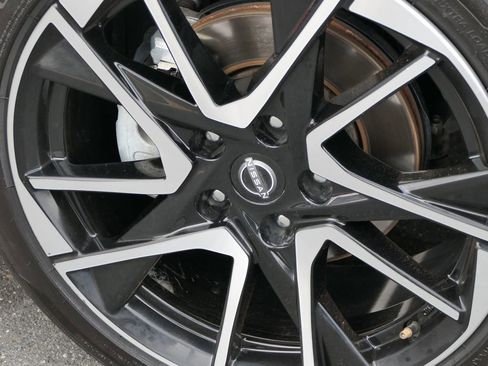 Used 2024 Nissan Sentra SR FWD image 12