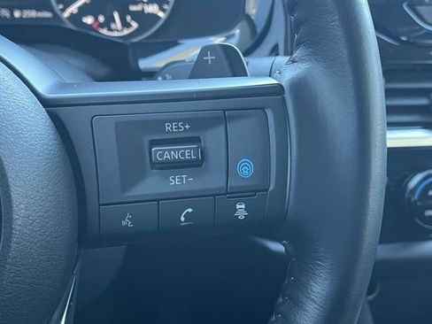 Used 2024 Nissan Pathfinder SV w/ SV Premium Package image 30