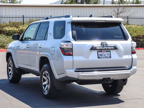 Certified 2023 Toyota 4Runner TRD Off-Road Premium AWD/4WD image 5