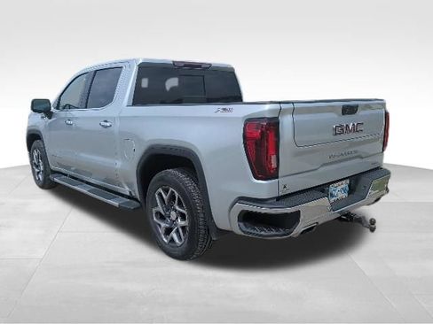 Used 2022 GMC Sierra 1500 SLT AWD/4WD image 5