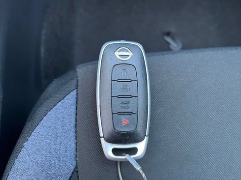 Used 2025 Nissan Versa SV FWD image 21