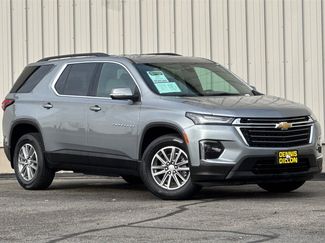 Used 2023 Chevrolet Traverse LT w/ Rear Camera Mirror Package video 2