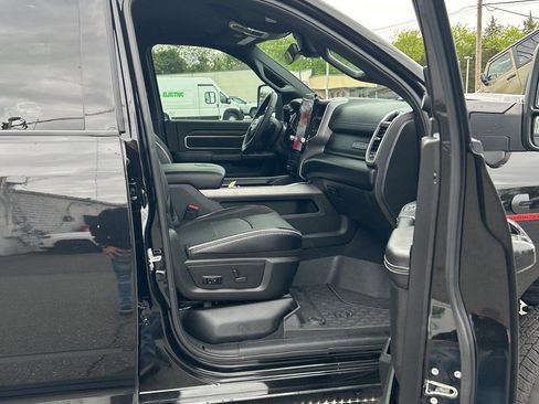 Used 2025 RAM 3500 Laramie AWD/4WD image 16