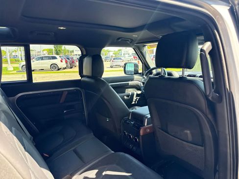 Used 2024 Land Rover Defender 110 X-Dynamic SE AWD/4WD image 12