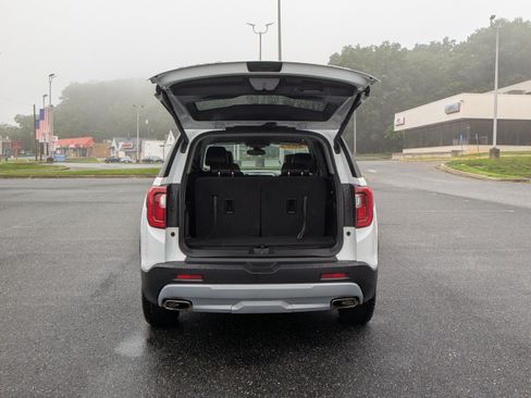 Used 2023 GMC Acadia SLT AWD/4WD image 9