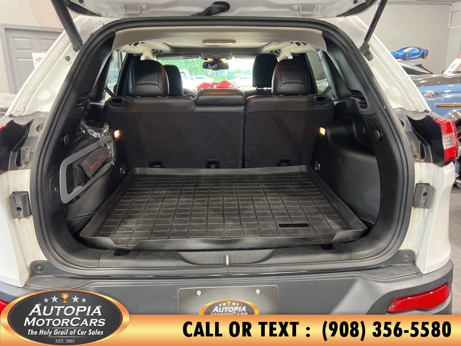 Used 2018 Jeep Cherokee Trailhawk AWD/4WD image 21