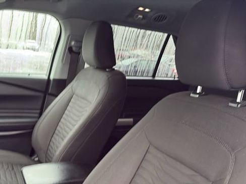 Used 2021 Ford Explorer XLT image 18