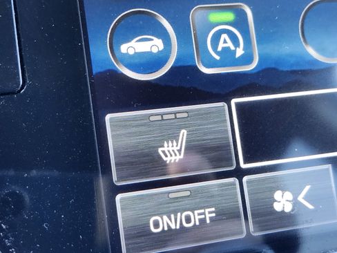 Used 2024 Subaru Outback Premium image 25