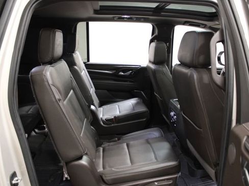 Used 2022 GMC Yukon XL Denali image 27