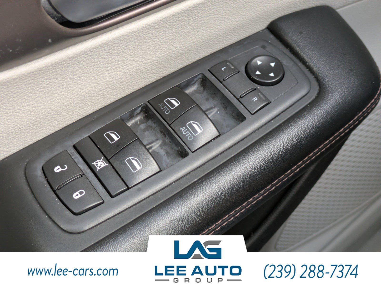 Used 2019 Chrysler Pacifica Touring-L FWD image 20