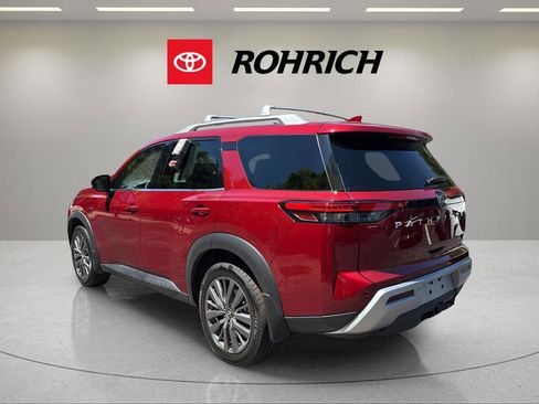 Used 2022 Nissan Pathfinder SL w/ SL Premium Package AWD/4WD image 8