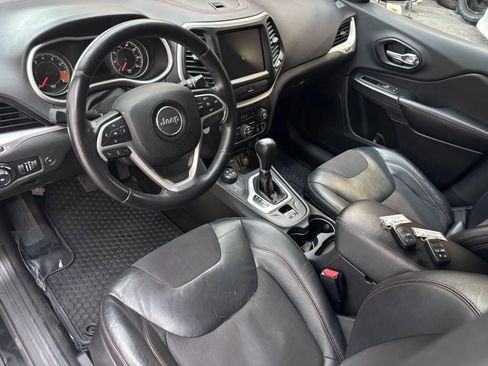 Used 2015 Jeep Cherokee Trailhawk w/ Comfort/Convenience Group AWD/4WD image 11