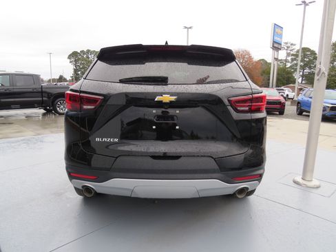 New 2025 Chevrolet Blazer LT image 4