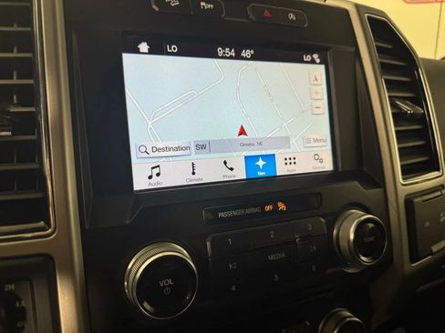 Used 2018 Ford F150 Lariat w/ Equipment Group 502A Luxury AWD/4WD image 19
