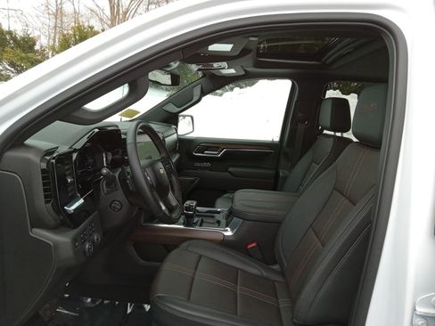 Used 2025 Chevrolet Silverado 1500 High Country w/ Z71 Off-Road Package image 11