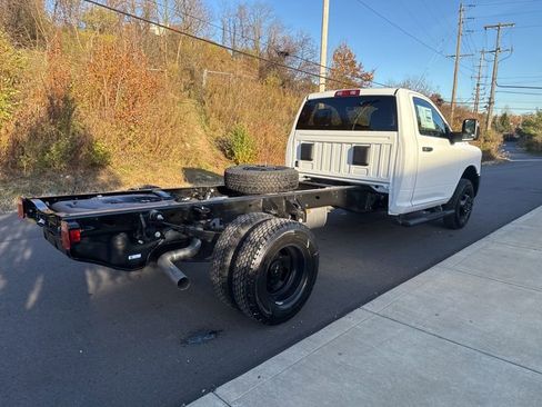 New 2026 RAM 3500 Tradesman AWD/4WD image 7