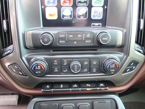 Used 2018 Chevrolet Silverado 1500 High Country image 18