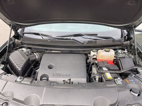 Used 2023 Chevrolet Traverse LT image 60