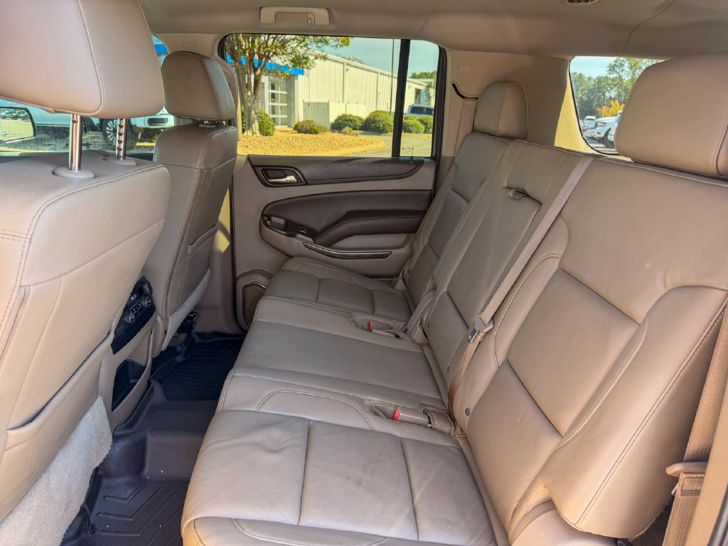 Used 2016 Chevrolet Suburban LT RWD image 13