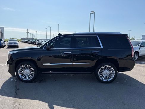 Used 2020 Cadillac Escalade Platinum image 22