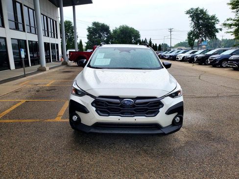 Used 2024 Subaru Crosstrek 2.0i Premium AWD/4WD image 2