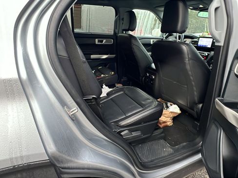 Used 2023 Ford Explorer Limited w/ Equipment Group 301A image 21