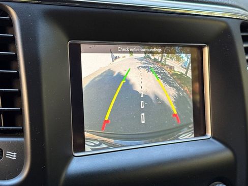 Used 2021 Jeep Grand Cherokee Laredo w/ Security & Convenience Group image 18