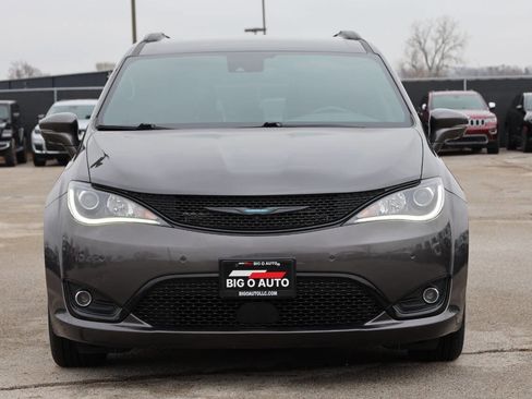 Used 2020 Chrysler Pacifica Limited w/ Advanced Safetytec Group image 2